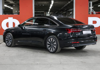 Подержанный автомобиль Audi A6 Sedan 2019 года (7 фото)