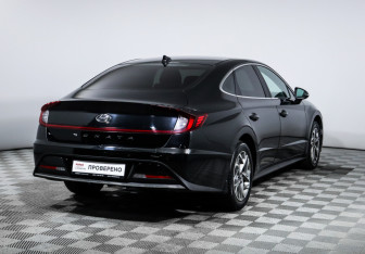 Подержанный автомобиль Hyundai Sonata 2020 года (5 фото)