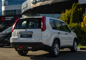 Подержанный автомобиль Nissan X-Trail 2012 года (4 фото)