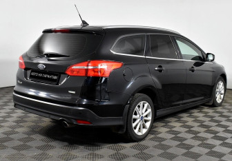 Подержанный автомобиль Ford Focus Wagon 2018 года (3 фото)