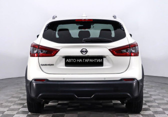 Подержанный автомобиль Nissan Qashqai 2020 года (6 фото)
