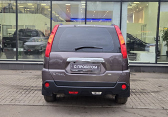 Подержанный автомобиль Nissan X-Trail 2008 года (7 фото)