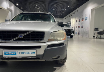 Подержанный автомобиль Volvo XC90 2004 года (9 фото)