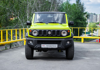 Подержанный автомобиль Suzuki Jimny 2019 года (2 фото)