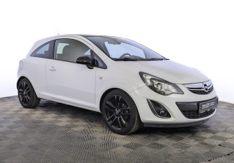 Подержанный автомобиль Opel Corsa 2012 года (3 фото)