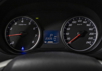 Подержанный автомобиль Mitsubishi Outlander 2012 года (11 фото)