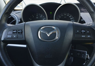Подержанный автомобиль Mazda 3 Sedan 2011 года (13 фото)