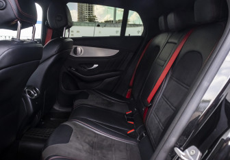 Подержанный автомобиль Mercedes-Benz GLC AMG 2018 года (18 фото)