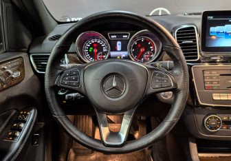 Подержанный автомобиль Mercedes-Benz GLE 2018 года (21 фото)