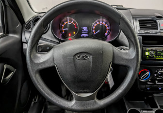 Подержанный автомобиль LADA (ВАЗ) Granta Sedan 2023 года (22 фото)