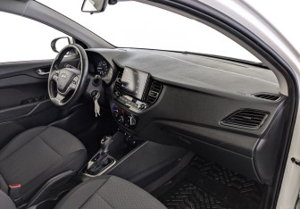 Подержанный автомобиль Hyundai Solaris Sedan 2021 года (13 фото)