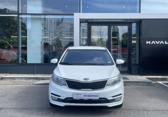 Подержанный автомобиль Kia Rio Hatchback 2016 года (2 фото)