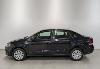 Подержанный автомобиль Volkswagen Polo Sedan 2011 года (8 фото)