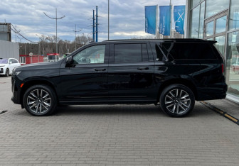 Подержанный автомобиль Cadillac Escalade Suv 2022 года (8 фото)