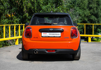 Подержанный автомобиль MINI Hatch 2021 года (5 фото)