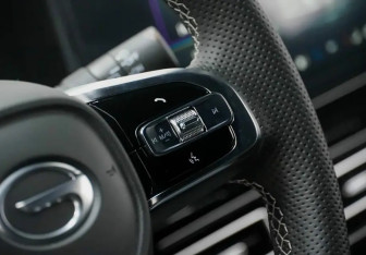 Подержанный автомобиль GAC GS8 2023 года (11 фото)