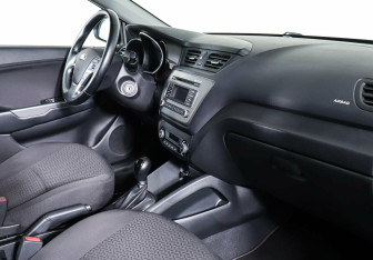 Подержанный автомобиль Kia Rio Sedan 2016 года (9 фото)