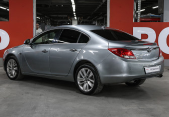 Подержанный автомобиль Opel Insignia Sedan 2013 года (7 фото)
