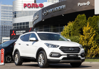 Подержанный автомобиль Hyundai Santa Fe 2017 года (2 фото)