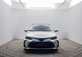 Подержанный автомобиль Toyota Corolla Sedan 2022 года (2 фото)