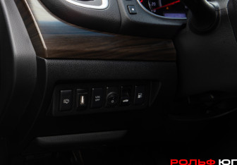 Подержанный автомобиль Nissan Teana 2012 года (16 фото)