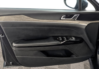 Подержанный автомобиль Kia K5 2021 года (19 фото)