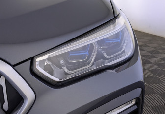 Подержанный автомобиль BMW X6 2021 года (11 фото)