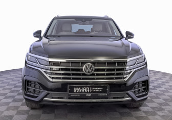Подержанный автомобиль Volkswagen Touareg 2018 года (2 фото)