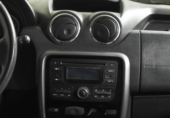 Подержанный автомобиль Renault Duster 2013 года (10 фото)