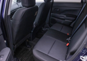 Подержанный автомобиль Mitsubishi ASX 2012 года (11 фото)