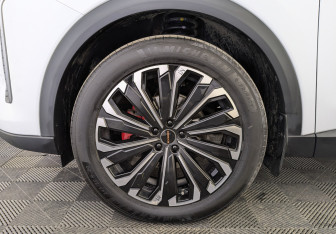 Подержанный автомобиль Exeed RX 2023 года (12 фото)