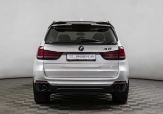 Подержанный автомобиль BMW X5 2014 года (6 фото)