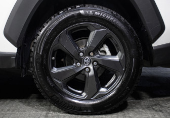 Подержанный автомобиль Toyota RAV4 2022 года (27 фото)