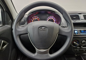 Подержанный автомобиль LADA (ВАЗ) Granta Sedan 2023 года (13 фото)