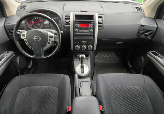 Подержанный автомобиль Nissan X-Trail 2013 года (9 фото)