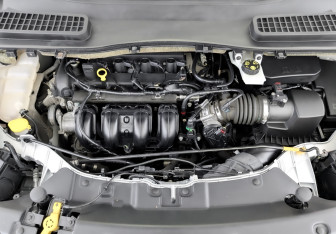 Подержанный автомобиль Ford Kuga 2016 года (9 фото)