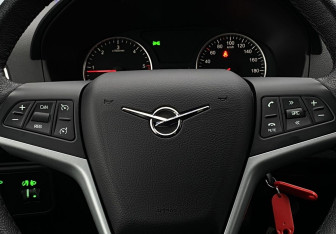 Подержанный автомобиль УАЗ Patriot 2021 года (15 фото)