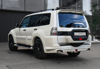 Подержанный автомобиль Mitsubishi Pajero 2019 года (6 фото)