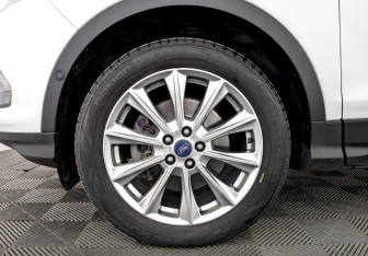 Подержанный автомобиль Ford Kuga 2019 года (18 фото)