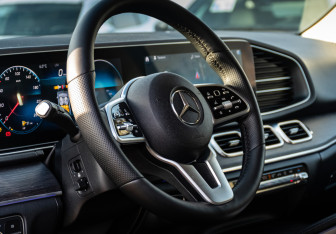 Подержанный автомобиль Mercedes-Benz GLE 2018 года (12 фото)