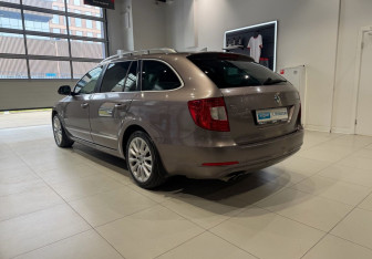 Подержанный автомобиль Skoda Superb Wagon 2012 года (6 фото)