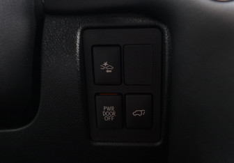 Подержанный автомобиль Lexus LX 2017 года (41 фото)