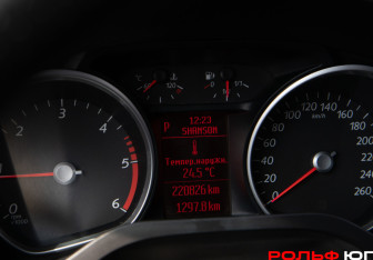 Подержанный автомобиль Ford Galaxy 2012 года (9 фото)
