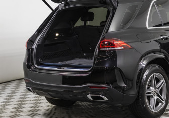 Подержанный автомобиль Mercedes-Benz GLE 2019 года (22 фото)