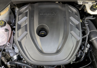 Подержанный автомобиль Geely Monjaro 2025 года (9 фото)
