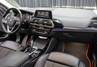 Подержанный автомобиль BMW X4 2020 года (11 фото)