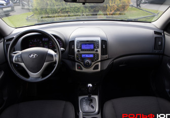 Подержанный автомобиль Hyundai i30 Hatchback 2011 года (11 фото)