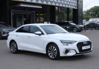 Подержанный автомобиль Audi A3 Sedan 2021 года (3 фото)