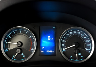 Подержанный автомобиль Toyota Corolla Sedan 2016 года (13 фото)