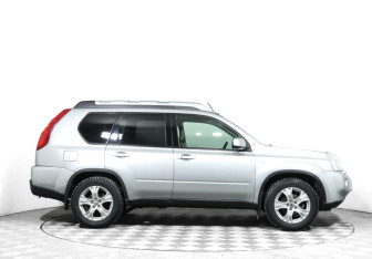 Подержанный автомобиль Nissan X-Trail 2008 года (4 фото)
